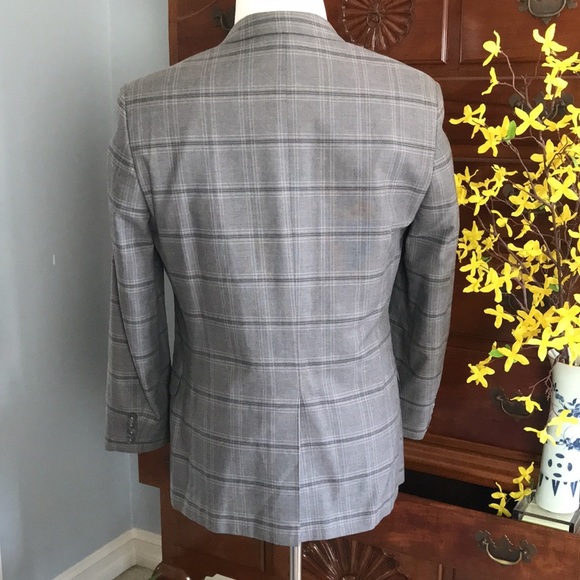 DKNY Jeans Grey Plaid Men’s Sport Coat Size Small - Picture 2 of 12